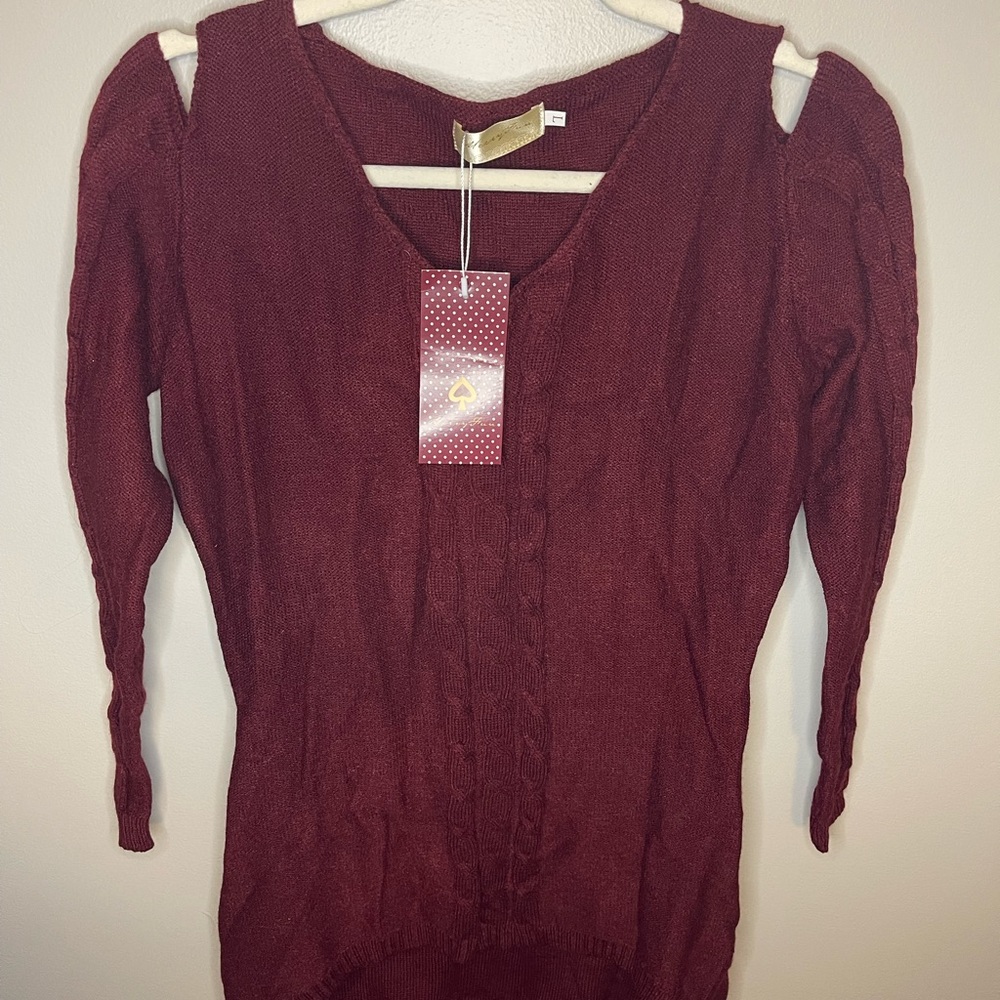 NWT Burgundy Shoulder Cutout Sweater 😍